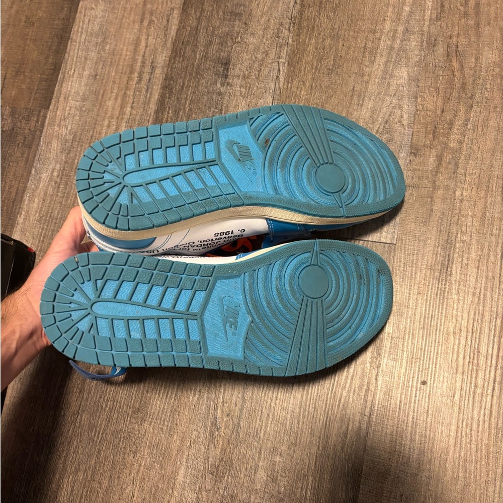 Off-White x Air Jordan 1 High OG ‘UNC’ - Picture 6 of 8